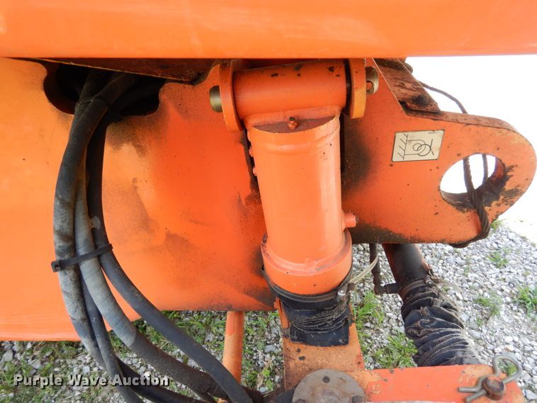 image for item II9609 1996 JLG 600S  boom lift