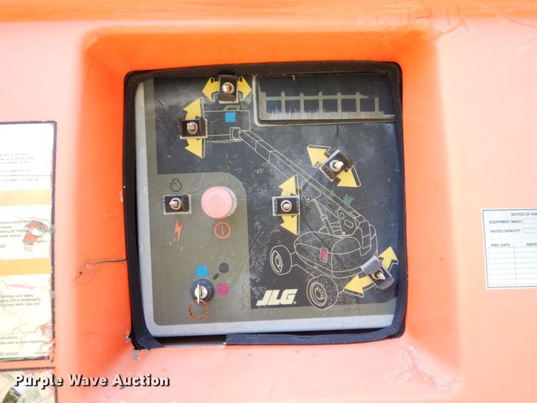 image for item II9609 1996 JLG 600S  boom lift