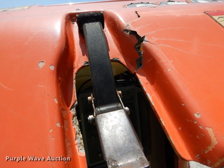 image for item II9609 1996 JLG 600S  boom lift