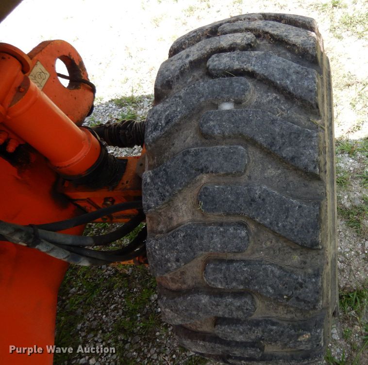 image for item II9609 1996 JLG 600S  boom lift