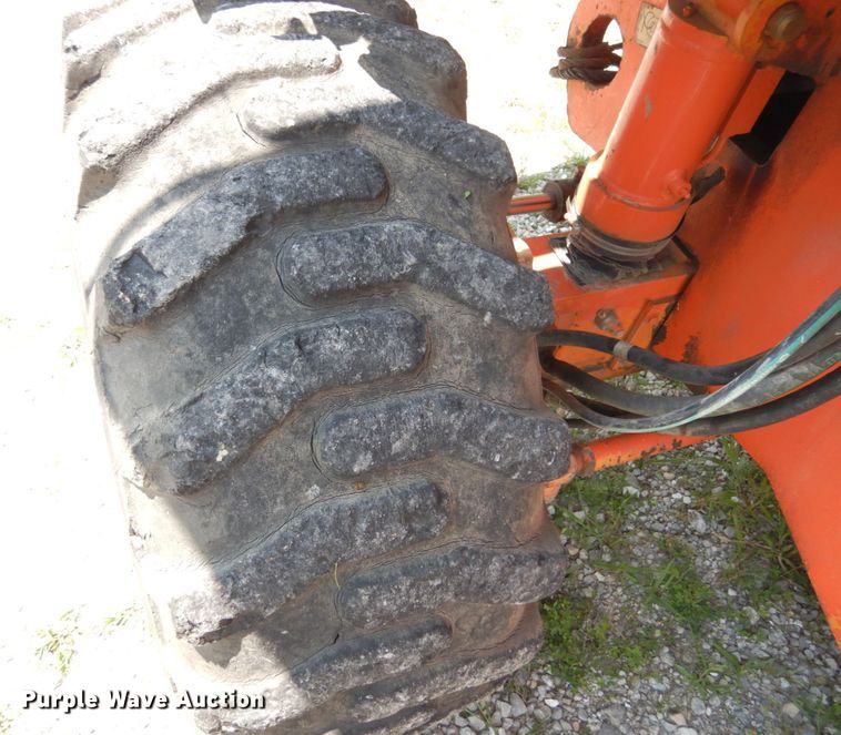 image for item II9609 1996 JLG 600S  boom lift