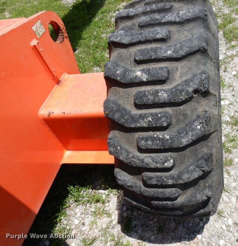 image for item II9609 1996 JLG 600S  boom lift