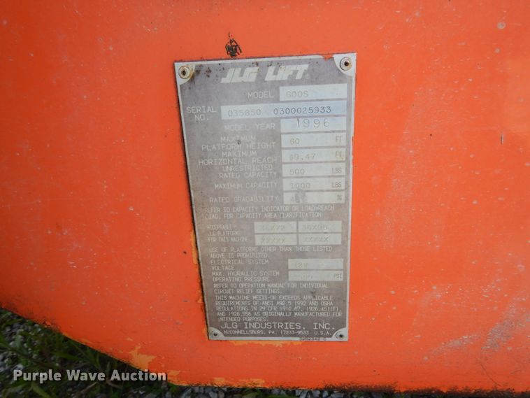 image for item II9609 1996 JLG 600S  boom lift