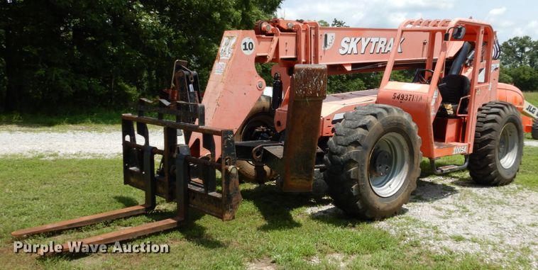 image for item II9610 2005 JLG Skytrak 10054  telehandler
