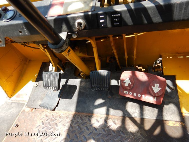 image for item II9611 Hyster S60XL  forklift