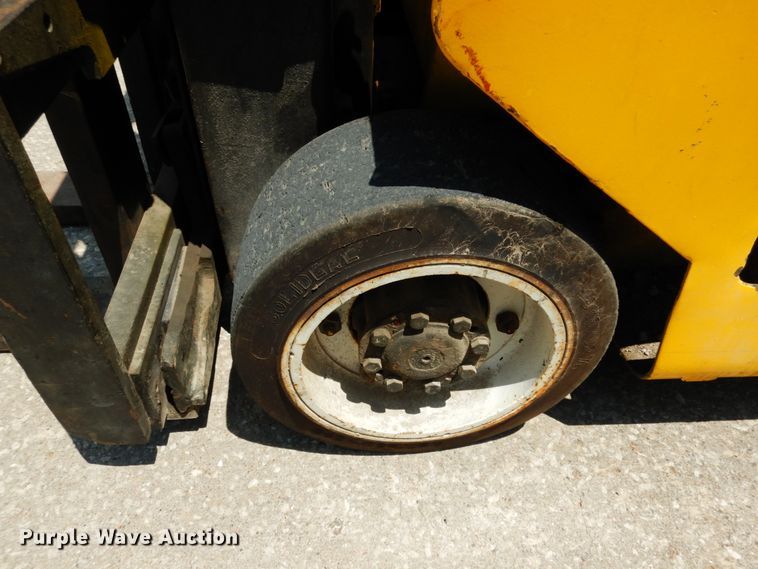 image for item II9611 Hyster S60XL  forklift