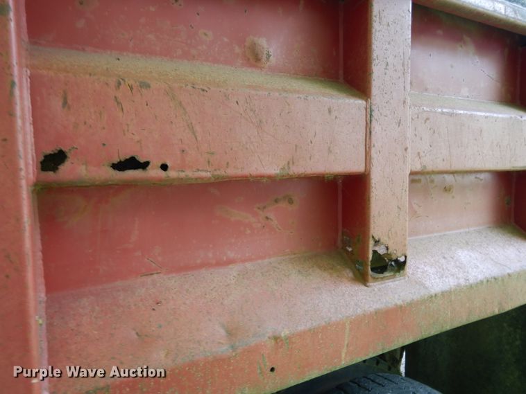 image for item IL9472 1991 Ford L8000  dump truck