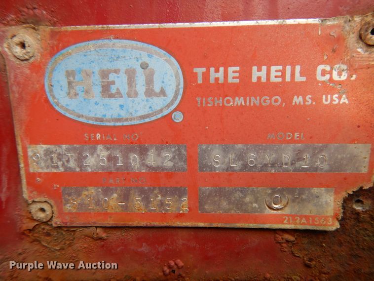 image for item IL9472 1991 Ford L8000  dump truck