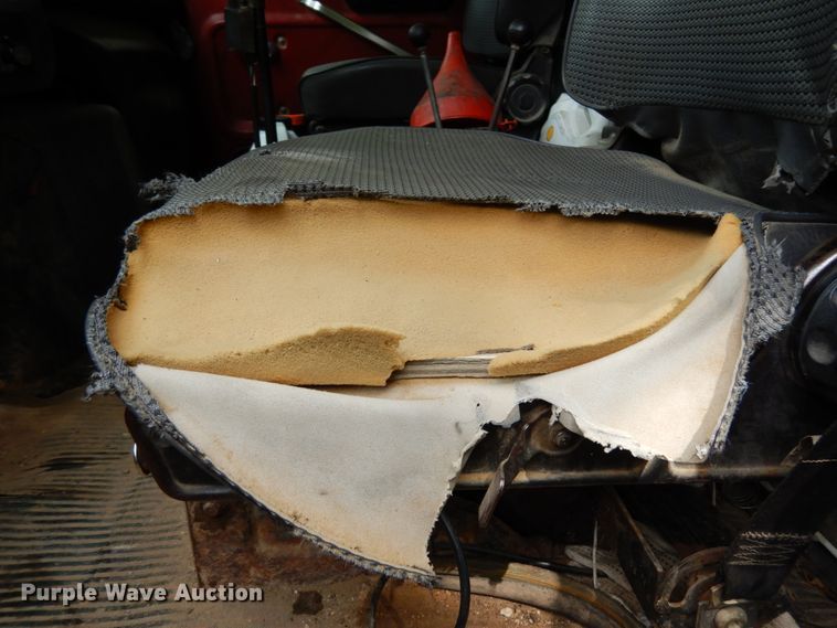 image for item IL9472 1991 Ford L8000  dump truck