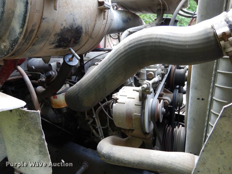 image for item IL9472 1991 Ford L8000  dump truck