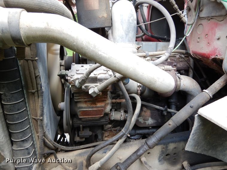 image for item IL9472 1991 Ford L8000  dump truck