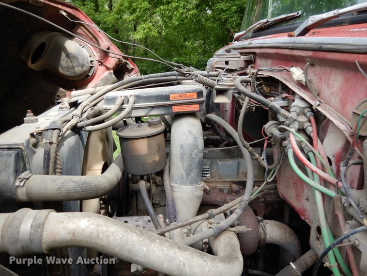 image for item IL9472 1991 Ford L8000  dump truck