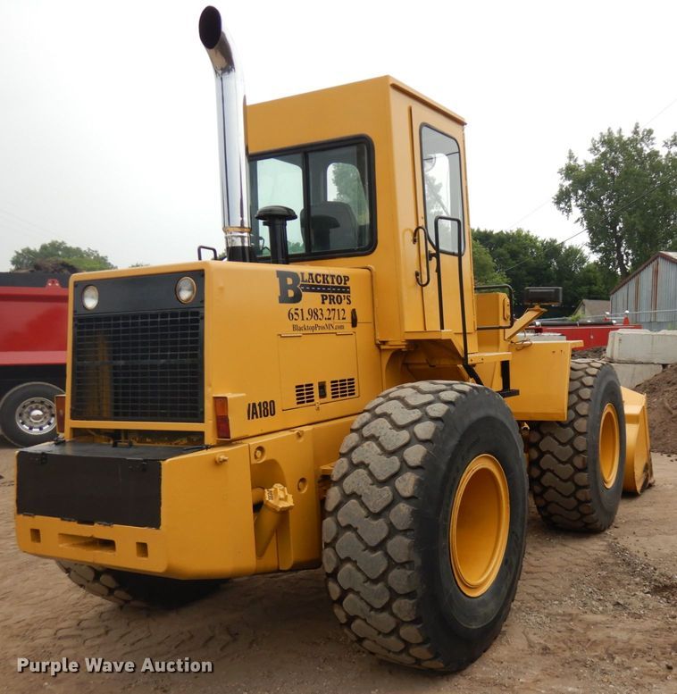image for item IL9870 1989 Komatsu WA180  wheel loader