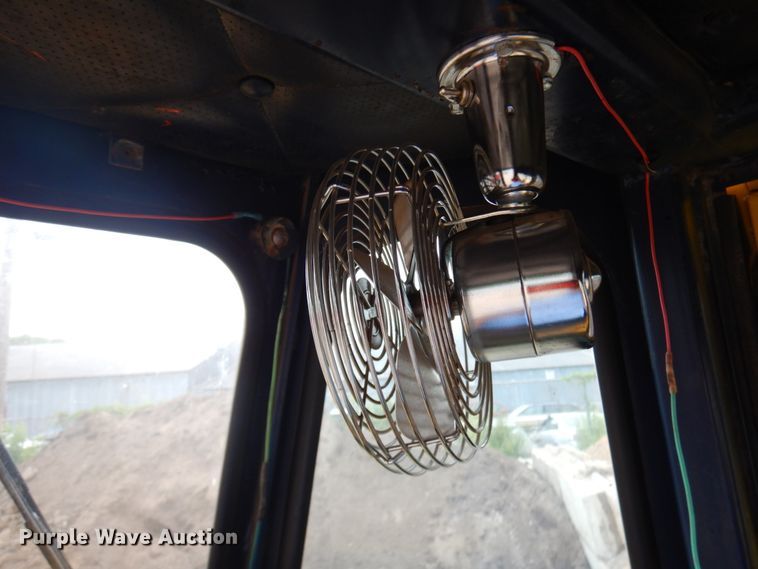 image for item IL9870 1989 Komatsu WA180  wheel loader