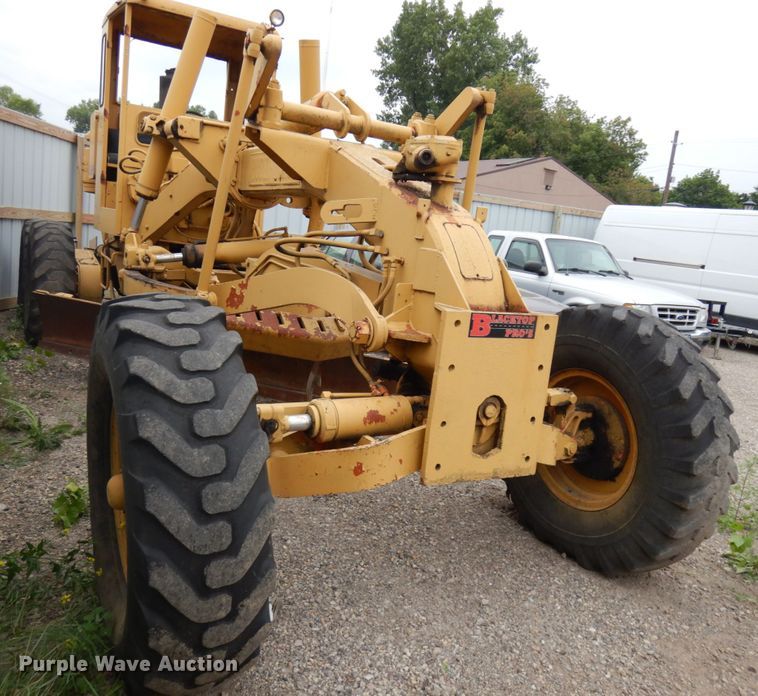 image for item IL9872 Huber-Warco  rigid frame motor grader