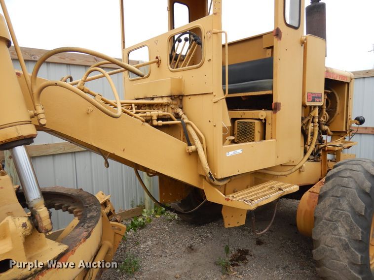 image for item IL9872 Huber-Warco  rigid frame motor grader