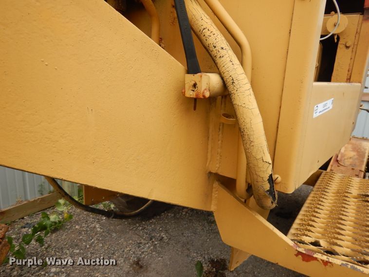 image for item IL9872 Huber-Warco  rigid frame motor grader