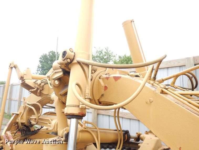image for item IL9872 Huber-Warco  rigid frame motor grader
