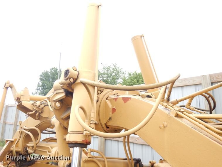 image for item IL9872 Huber-Warco  rigid frame motor grader