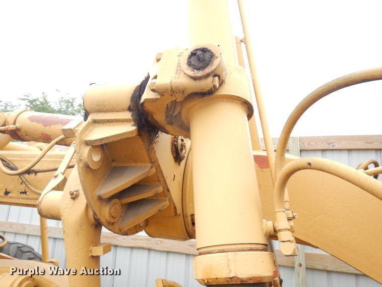 image for item IL9872 Huber-Warco  rigid frame motor grader