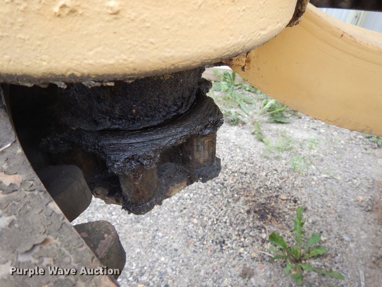 image for item IL9872 Huber-Warco  rigid frame motor grader