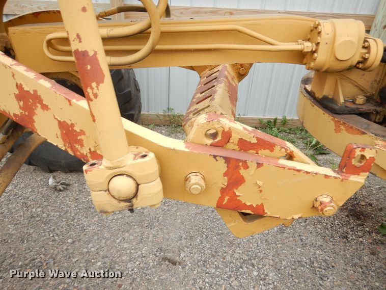 image for item IL9872 Huber-Warco  rigid frame motor grader