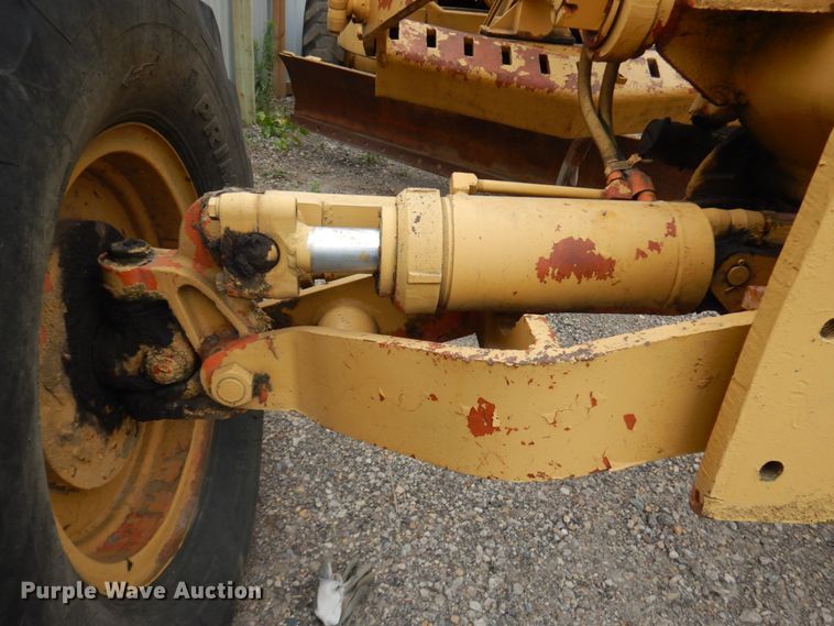 image for item IL9872 Huber-Warco  rigid frame motor grader
