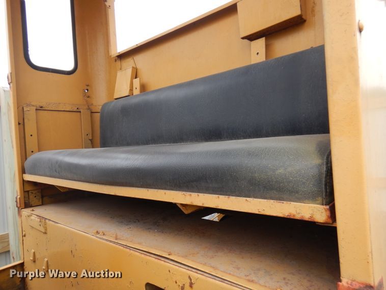 image for item IL9872 Huber-Warco  rigid frame motor grader