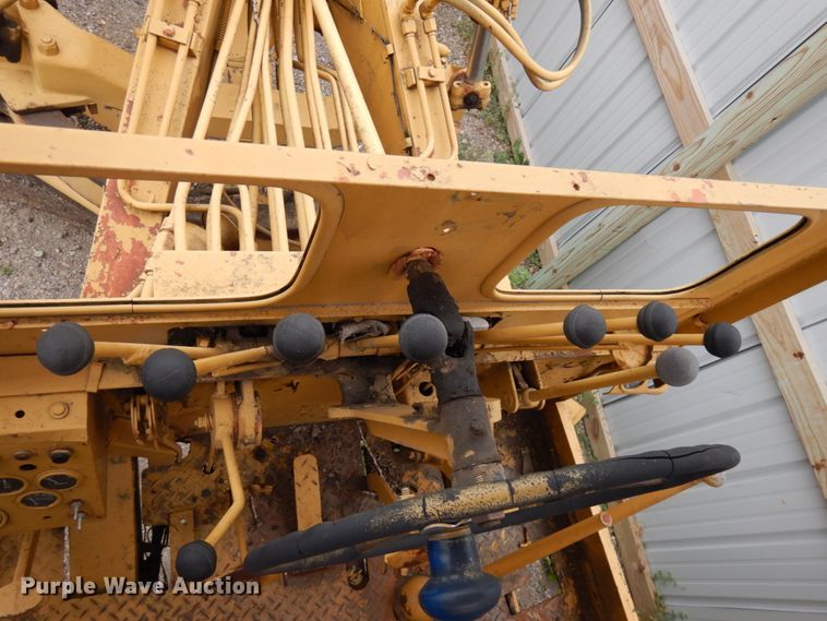 image for item IL9872 Huber-Warco  rigid frame motor grader