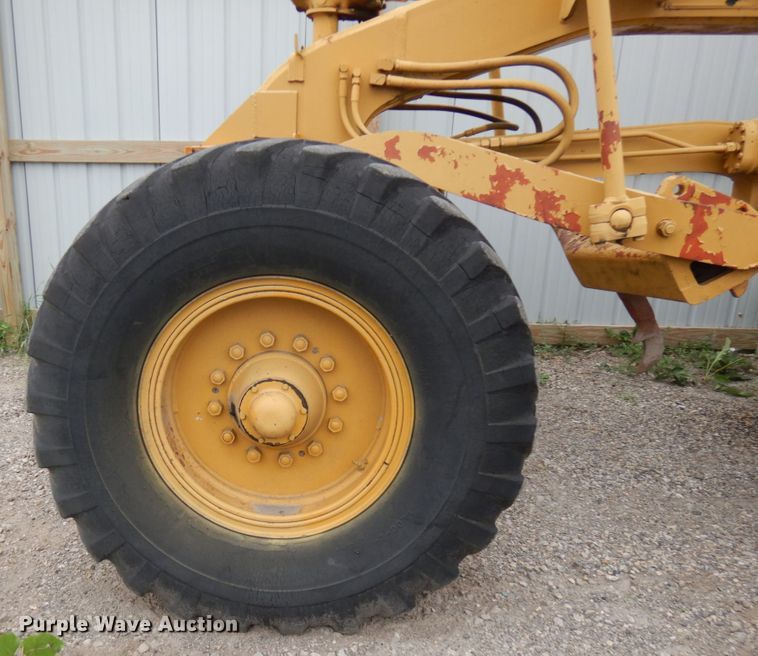 image for item IL9872 Huber-Warco  rigid frame motor grader