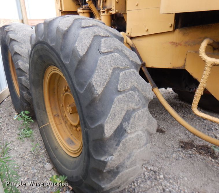 image for item IL9872 Huber-Warco  rigid frame motor grader