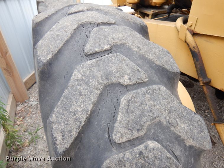 image for item IL9872 Huber-Warco  rigid frame motor grader