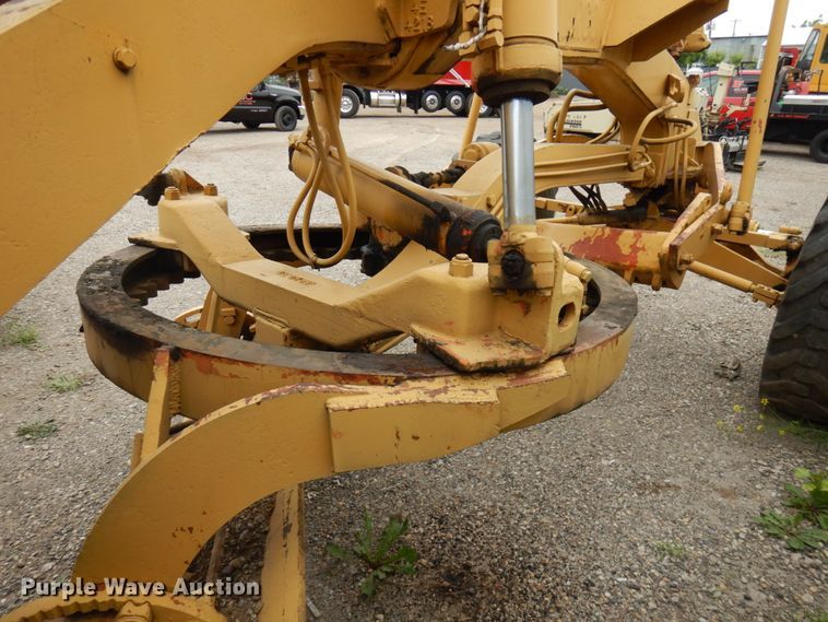 image for item IL9872 Huber-Warco  rigid frame motor grader