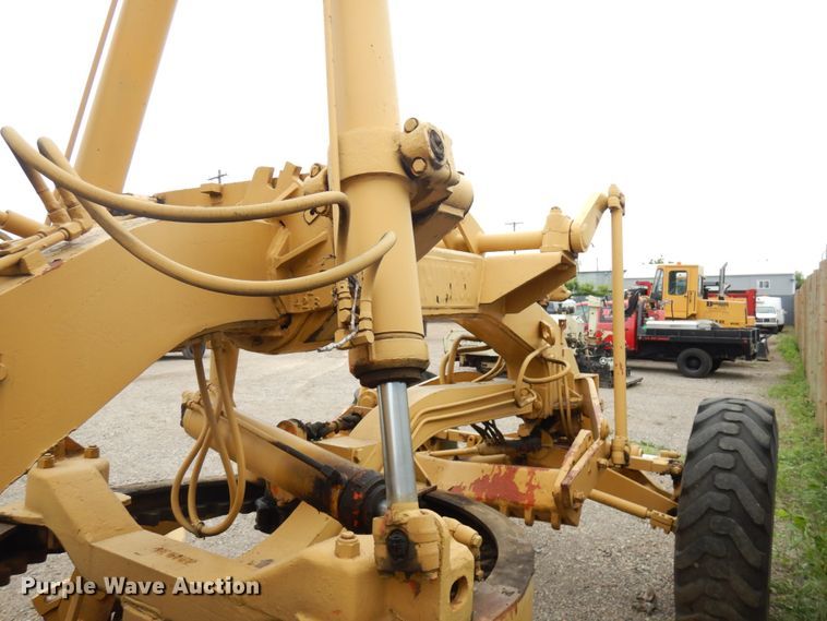 image for item IL9872 Huber-Warco  rigid frame motor grader