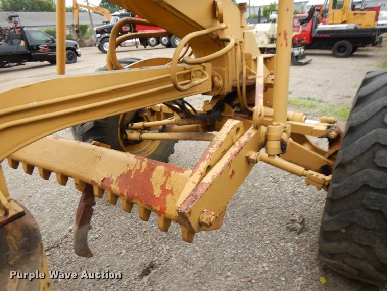 image for item IL9872 Huber-Warco  rigid frame motor grader