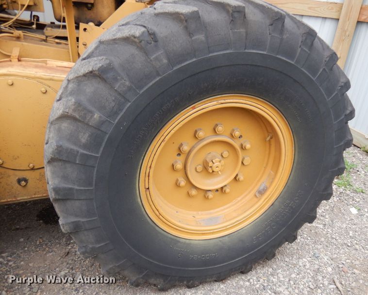 image for item IL9872 Huber-Warco  rigid frame motor grader