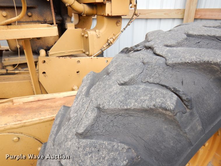 image for item IL9872 Huber-Warco  rigid frame motor grader