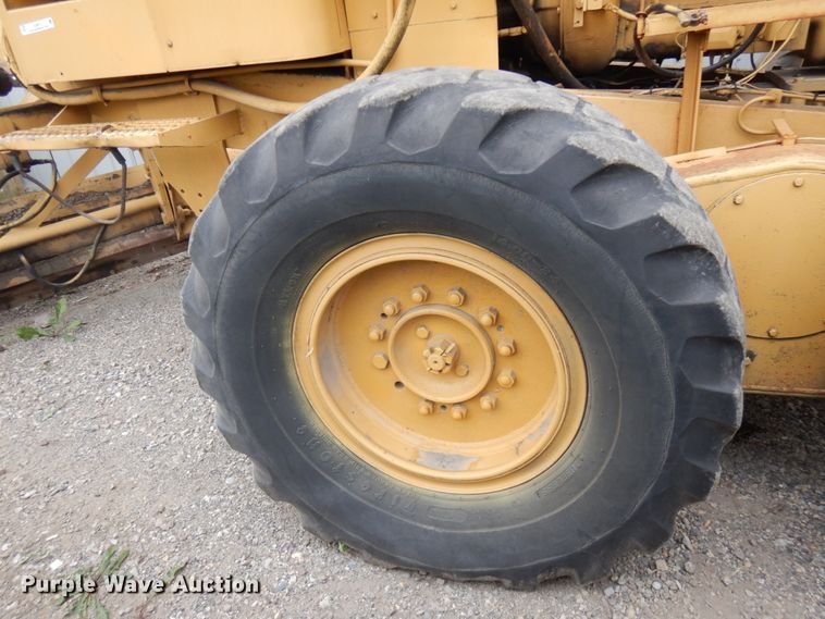 image for item IL9872 Huber-Warco  rigid frame motor grader