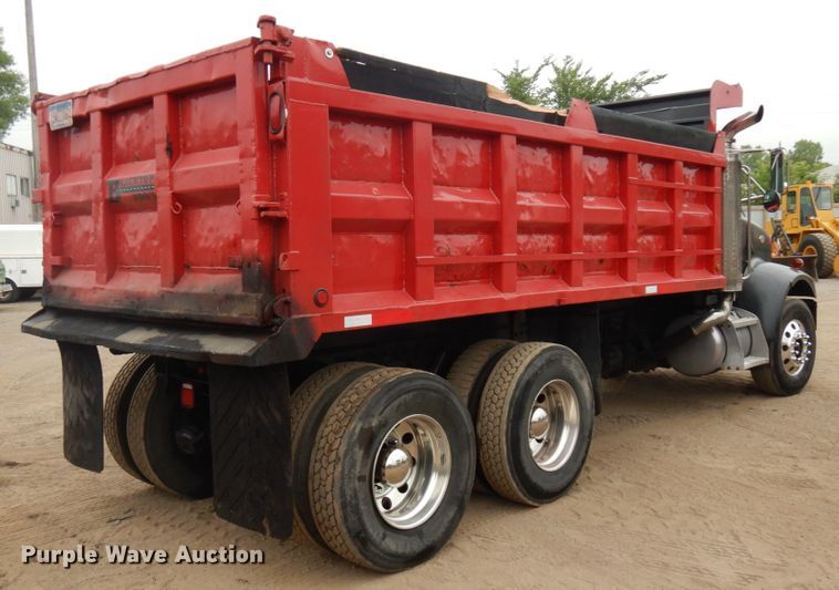 image for item IL9873 1999 Peterbilt 330  dump truck