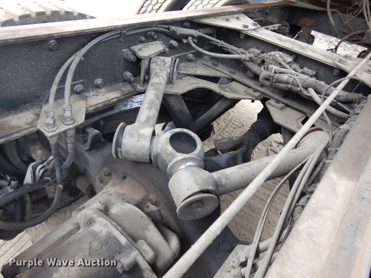 image for item IL9873 1999 Peterbilt 330  dump truck