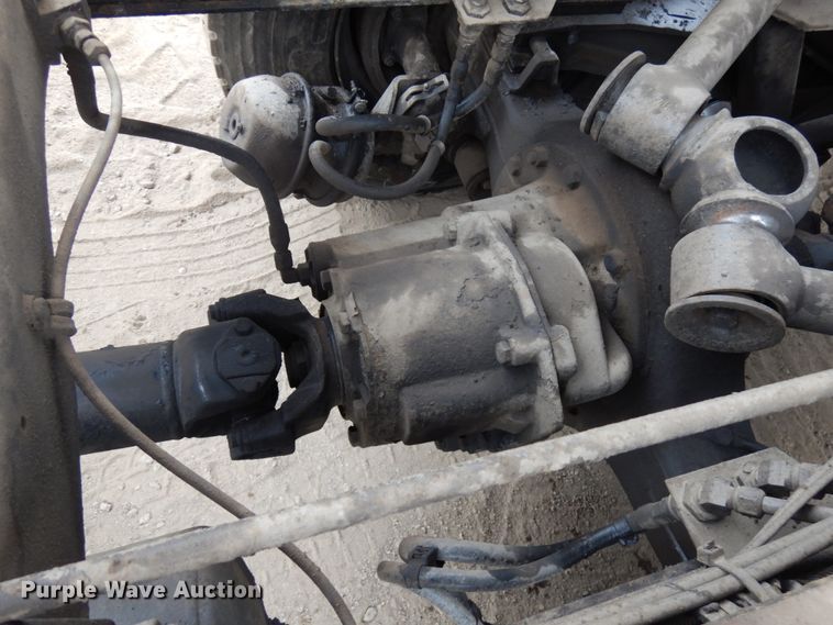 image for item IL9873 1999 Peterbilt 330  dump truck