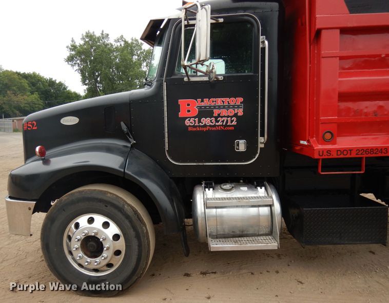 image for item IL9873 1999 Peterbilt 330  dump truck