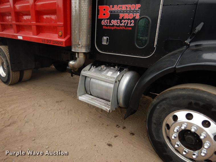 image for item IL9873 1999 Peterbilt 330  dump truck