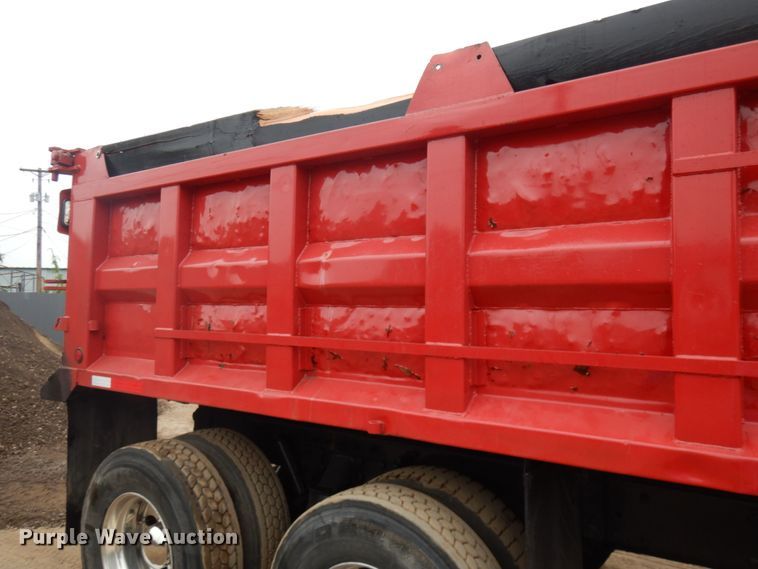 image for item IL9873 1999 Peterbilt 330  dump truck