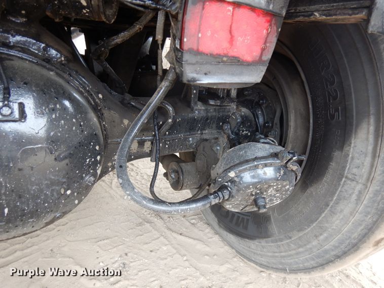 image for item IL9873 1999 Peterbilt 330  dump truck