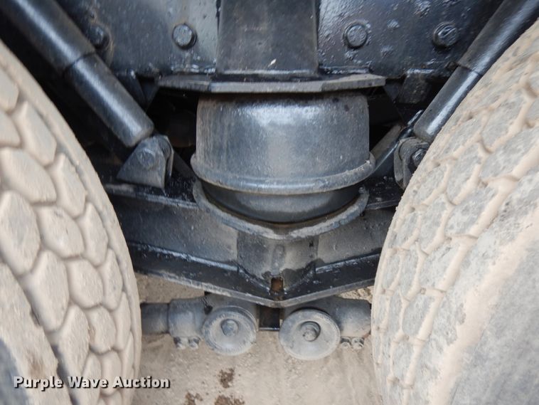 image for item IL9873 1999 Peterbilt 330  dump truck