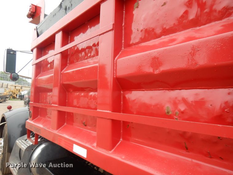 image for item IL9873 1999 Peterbilt 330  dump truck