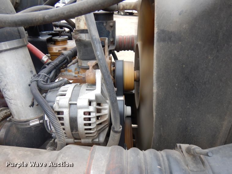 image for item IL9873 1999 Peterbilt 330  dump truck