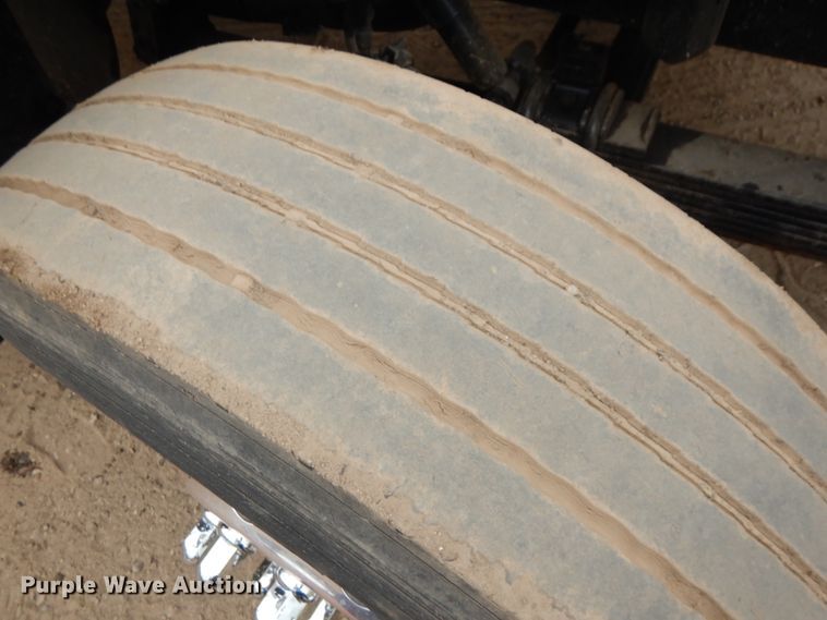 image for item IL9873 1999 Peterbilt 330  dump truck