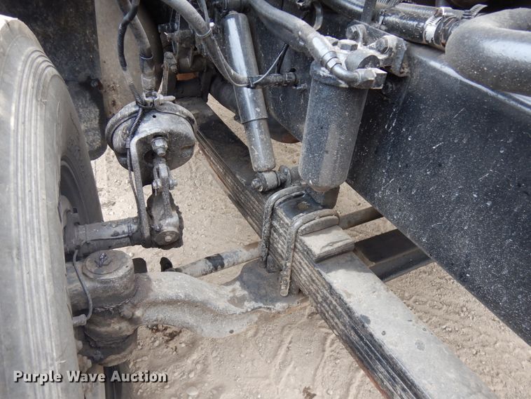 image for item IL9873 1999 Peterbilt 330  dump truck